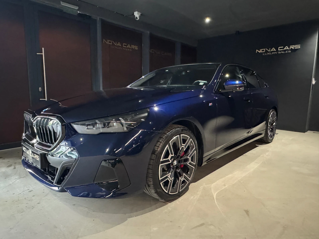 BMW 520 d xDrive M pro Pano B&W - автомобили, коли, обяви за нови и употребявани 0