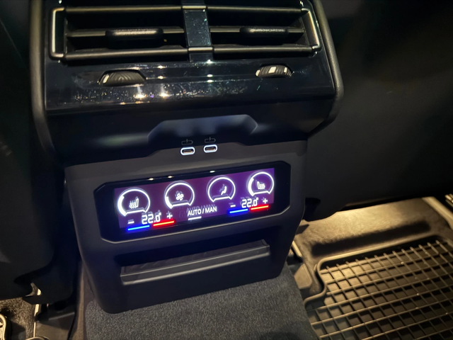 BMW 520 d xDrive M pro Pano B&W - автомобили, коли, обяви за нови и употребявани 11