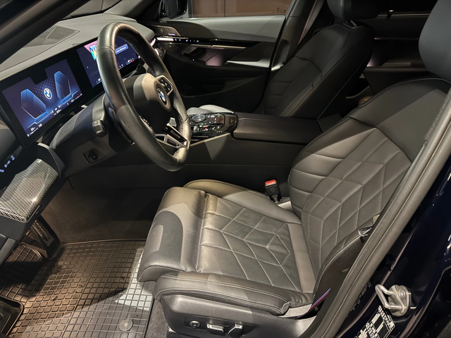 BMW 520 d xDrive M pro Pano B&W - автомобили, коли, обяви за нови и употребявани 4