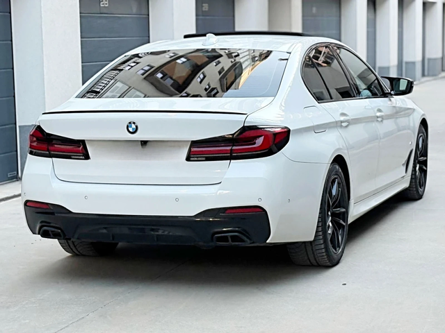 BMW 520 BMW 520d* M SPORT* Individual* Assist+ * Digital* - автомобили, коли, обяви за нови и употребявани 9