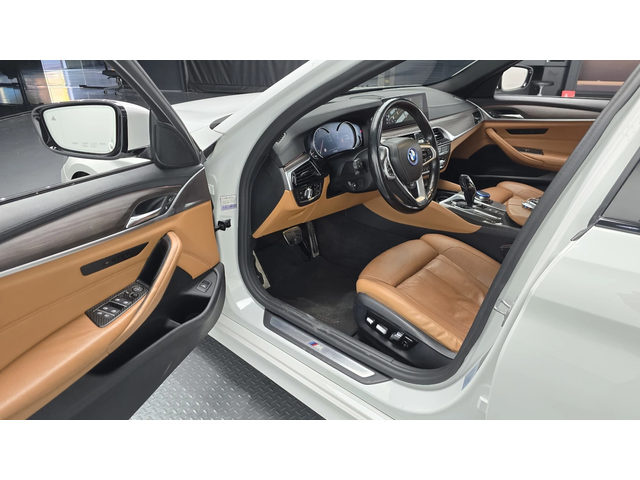 BMW 520 d M sport autogeorge.com - автомобили, коли, обяви за нови и употребявани 9