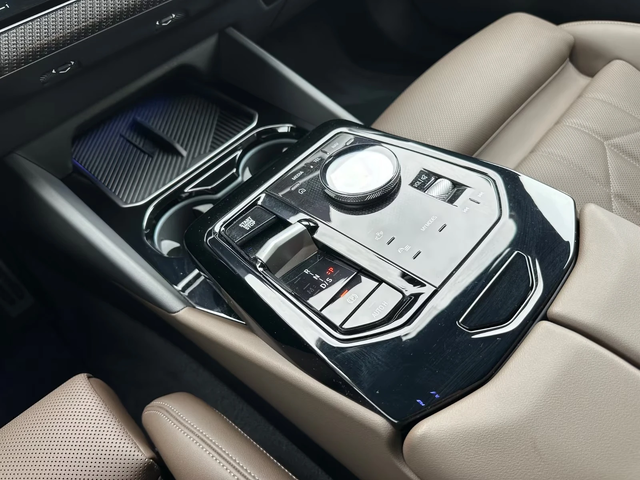 BMW 520 d M-Sport PRO - автомобили, коли, обяви за нови и употребявани 15