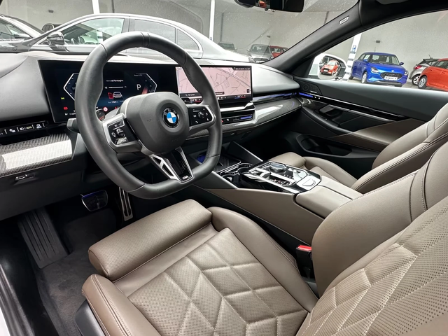 BMW 520 d M-Sport PRO - автомобили, коли, обяви за нови и употребявани 7