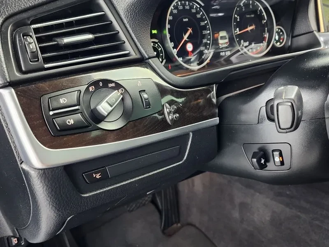 BMW 520 xDrive M Aerodynamics - автомобили, коли, обяви за нови и употребявани 13