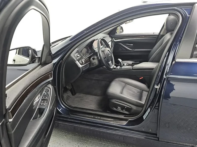 BMW 520 - автомобили, коли, обяви за нови и употребявани 9