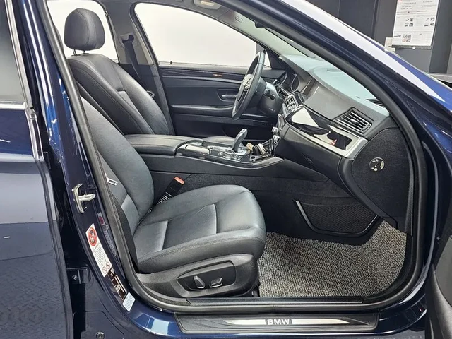 BMW 520 xDrive - автомобили, коли, обяви за нови и употребявани 10