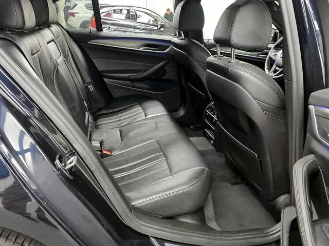 BMW 520 I xDrive M Sports - автомобили, коли, обяви за нови и употребявани 11