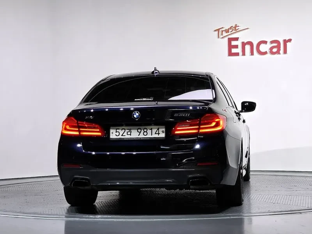 BMW 520 I xDrive M Sports - автомобили, коли, обяви за нови и употребявани 3