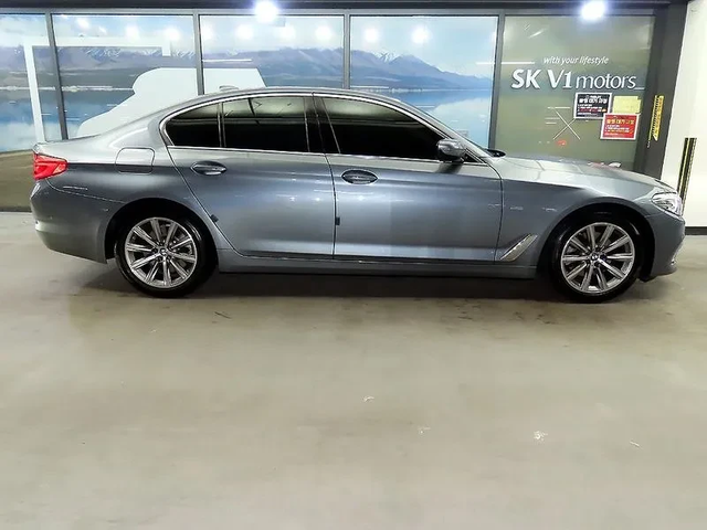 BMW 520 I Luxury - автомобили, коли, обяви за нови и употребявани 2