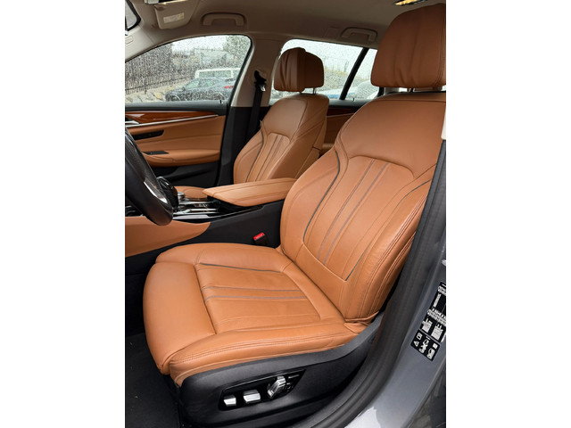 BMW 520 d xDrive* Luxury line* LCI* - автомобили, коли, обяви за нови и употребявани 4