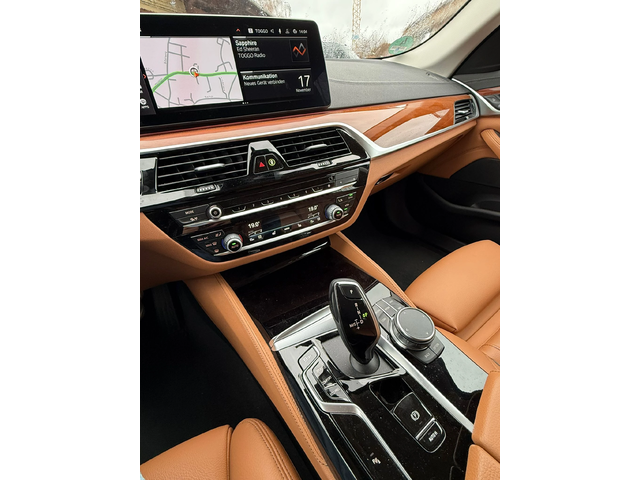 BMW 520 d xDrive* Luxury line* LCI* - автомобили, коли, обяви за нови и употребявани 5