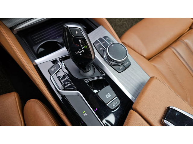 BMW 520 * M Sport* Digital Key* Keyless* Navi - автомобили, коли, обяви за нови и употребявани 11