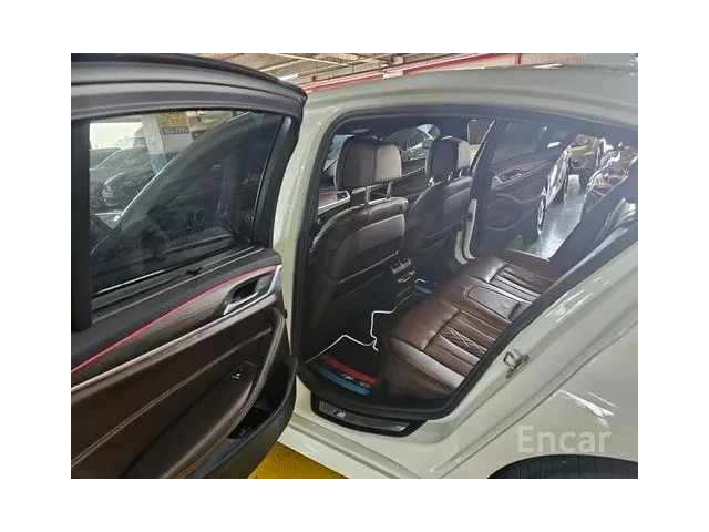 BMW 520 * ДИСТРОНИК * 360 * ОБДУХВАНЕ * B&W* DIGITAL - автомобили, коли, обяви за нови и употребявани 15