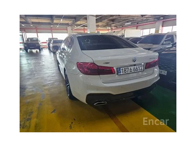 BMW 520 * ДИСТРОНИК * 360 * ОБДУХВАНЕ * B&W* DIGITAL - автомобили, коли, обяви за нови и употребявани 3