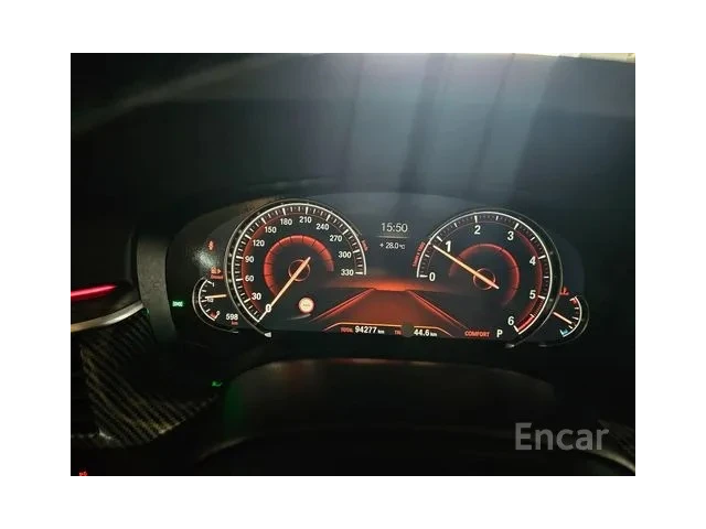 BMW 520 * ДИСТРОНИК * 360 * ОБДУХВАНЕ * B&W* DIGITAL - автомобили, коли, обяви за нови и употребявани 8