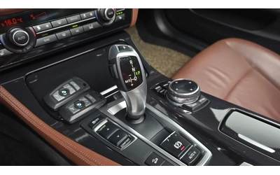 BMW 520 d F10 xDRIVE - автомобили, коли, обяви за нови и употребявани 8
