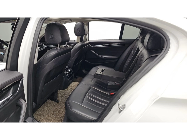 BMW 520 Luxury* КОЖА* НАВИ* ПАНО* КАМЕРА* HUD - автомобили, коли, обяви за нови и употребявани 9