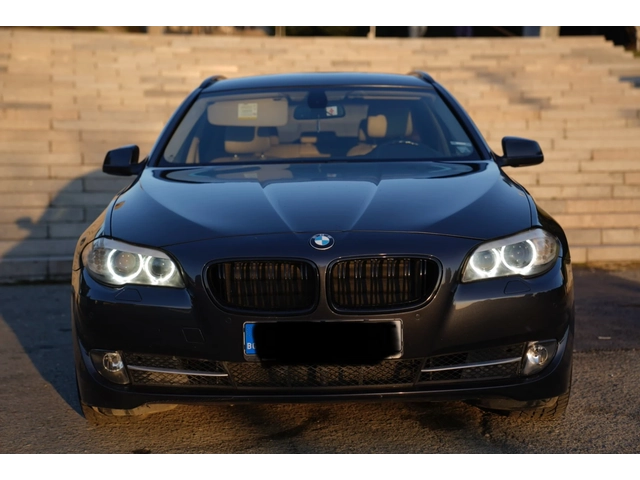 BMW 520 ГОЛЯМА НАВИГАЦИЯ* ПЕРА* КОЖА* BIXENON* ПАРКТРОНИК - автомобили, коли, обяви за нови и употребявани 1