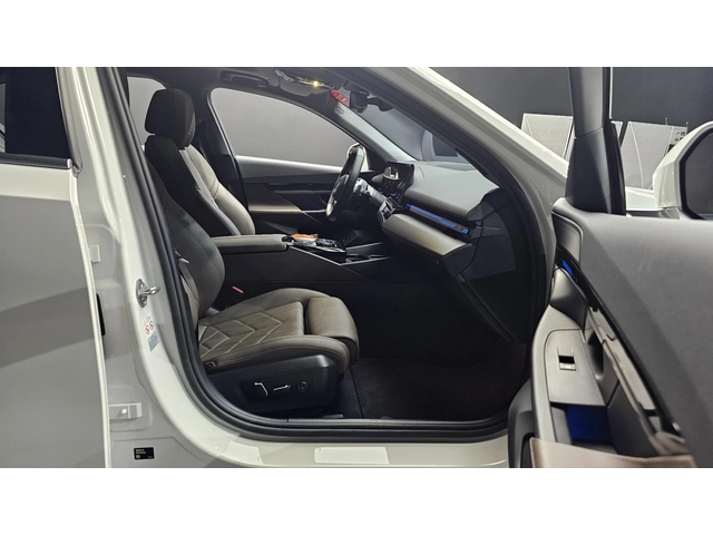 BMW 520 - автомобили, коли, обяви за нови и употребявани 10