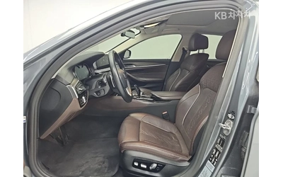 BMW 520 xDrive Luxury Plus (G30) - автомобили, коли, обяви за нови и употребявани 13