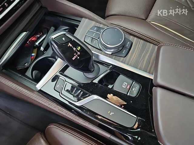 BMW 520 xDrive Luxury Plus (G30) - автомобили, коли, обяви за нови и употребявани 7