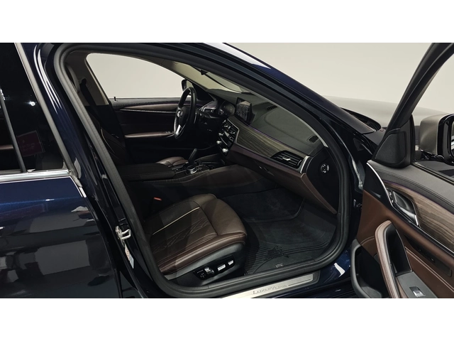 BMW 520 520d xDrive Luxury Plus - автомобили, коли, обяви за нови и употребявани 10