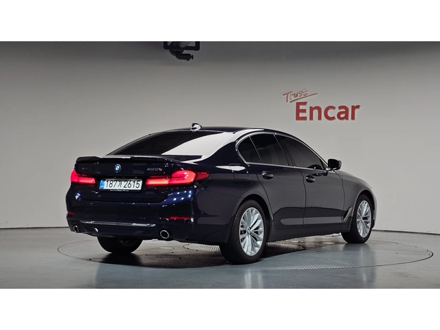BMW 520 520d xDrive Luxury Plus - автомобили, коли, обяви за нови и употребявани 1