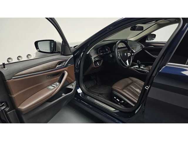 BMW 520 520d xDrive Luxury Plus - автомобили, коли, обяви за нови и употребявани 8