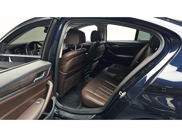 BMW 520 520d xDrive Luxury Plus - автомобили, коли, обяви за нови и употребявани 9
