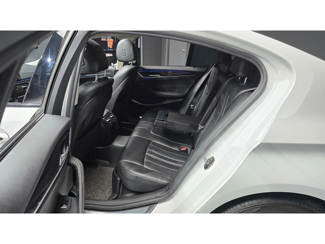 BMW 520 520i Luxury | HUD | Адаптивен круиз | Камера - автомобили, коли, обяви за нови и употребявани 10