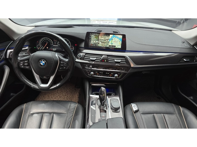 BMW 520 520i Luxury | HUD | Адаптивен круиз | Камера - автомобили, коли, обяви за нови и употребявани 5