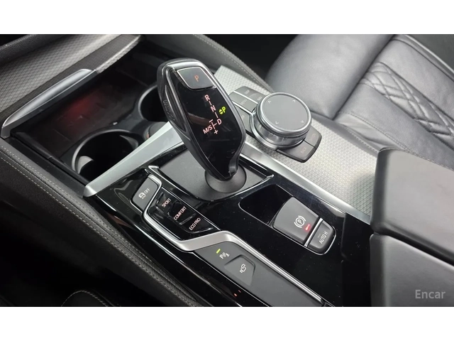 BMW 520 520d xDrive M Sport Plus - автомобили, коли, обяви за нови и употребявани 7