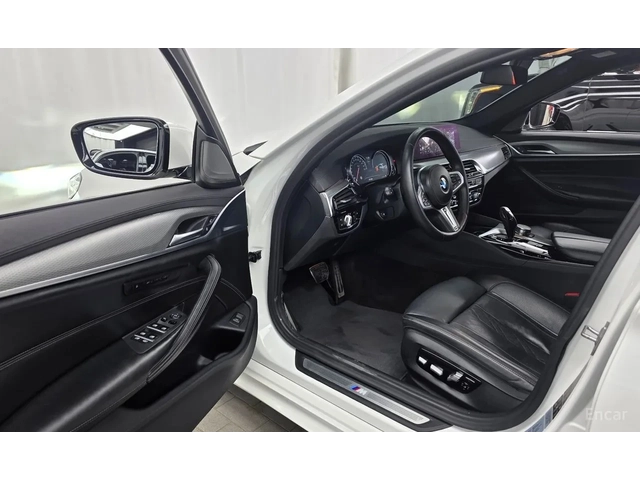 BMW 520 520d xDrive M Sport Plus - автомобили, коли, обяви за нови и употребявани 8
