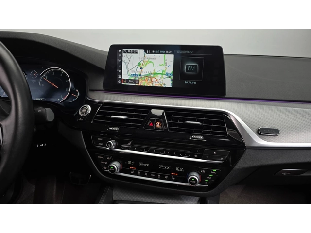 BMW 520 520d M Sport | HUD | Адаптивен круиз | M пакет - автомобили, коли, обяви за нови и употребявани 11