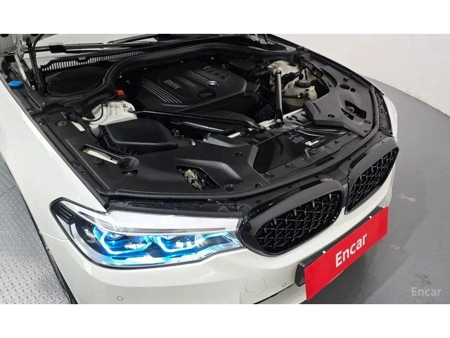 BMW 520 520d M Sport | HUD | Адаптивен круиз | M пакет - автомобили, коли, обяви за нови и употребявани 4