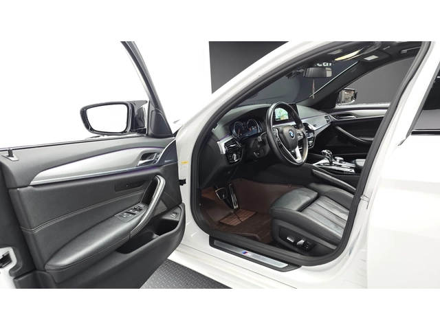 BMW 520 520d M Sport | HUD | Адаптивен круиз | M пакет - автомобили, коли, обяви за нови и употребявани 8