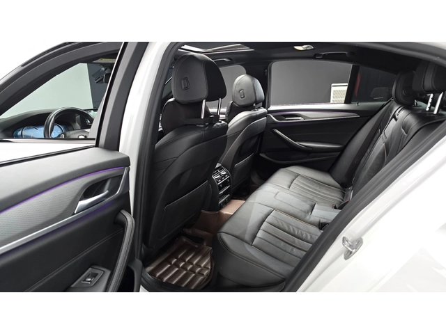 BMW 520 520d M Sport | HUD | Адаптивен круиз | M пакет - автомобили, коли, обяви за нови и употребявани 9