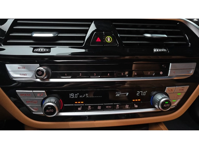 BMW 520 520i M Sport | 360  Камера | HUD | Adaptive Cruise - автомобили, коли, обяви за нови и употребявани 12