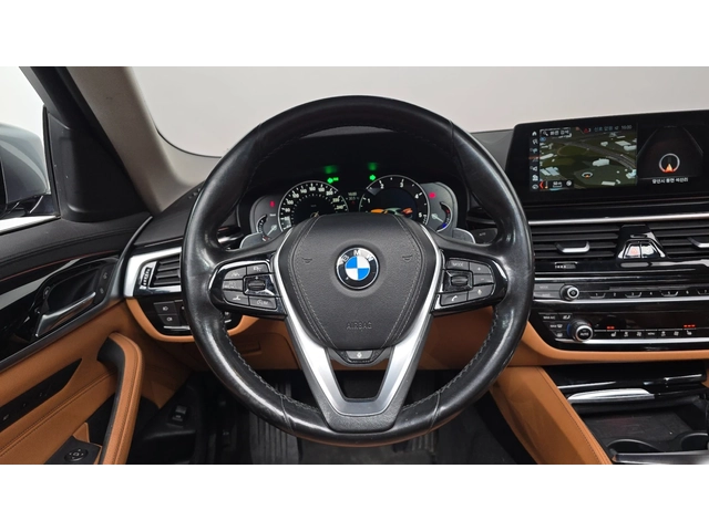 BMW 520 520d Luxury Special Edition | HUD | Adaptive Cruis - автомобили, коли, обяви за нови и употребявани 11