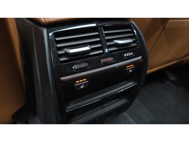 BMW 520 520d Luxury Special Edition | HUD | Adaptive Cruis - автомобили, коли, обяви за нови и употребявани 15