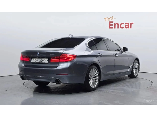 BMW 520 520d Luxury Special Edition | HUD | Adaptive Cruis - автомобили, коли, обяви за нови и употребявани 1