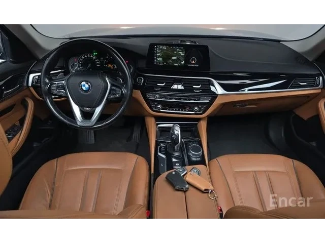 BMW 520 520d Luxury Special Edition | HUD | Adaptive Cruis - автомобили, коли, обяви за нови и употребявани 4