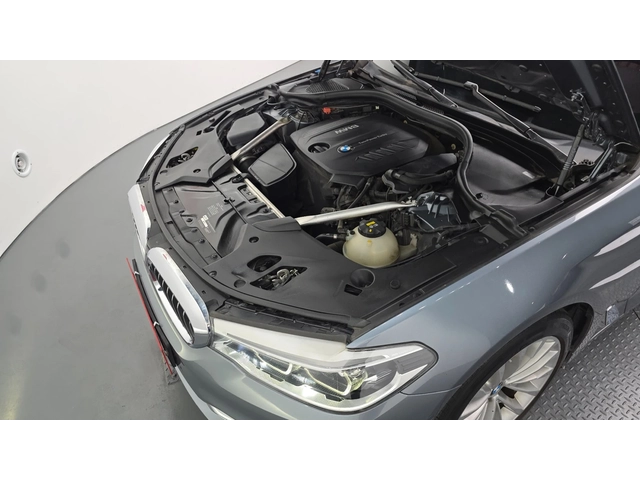 BMW 520 520d Luxury Special Edition | HUD | Adaptive Cruis - автомобили, коли, обяви за нови и употребявани 5