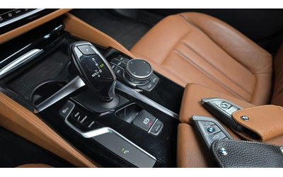BMW 520 520d Luxury Special Edition | HUD | Adaptive Cruis - автомобили, коли, обяви за нови и употребявани 7