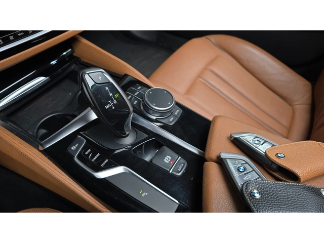 BMW 520 520d Luxury Special Edition | HUD | Adaptive Cruis - автомобили, коли, обяви за нови и употребявани 7
