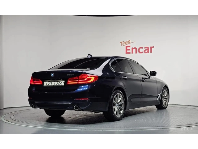 BMW 520 520i Luxury | HUD | Adaptive Cruise | Memory - автомобили, коли, обяви за нови и употребявани 1