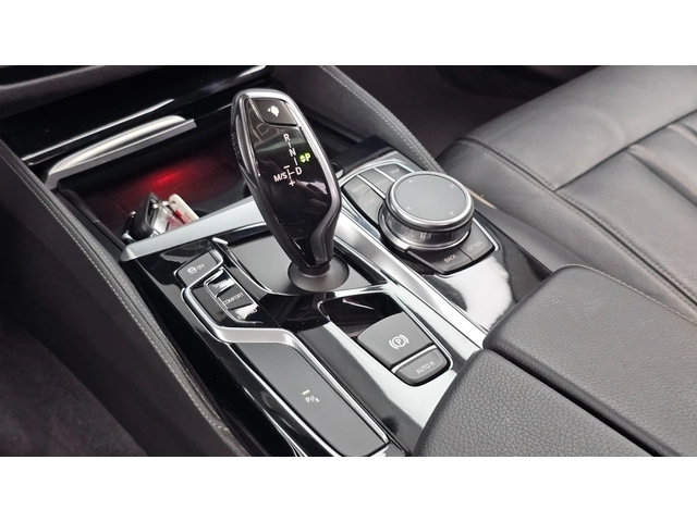 BMW 520 520i Luxury | HUD | Adaptive Cruise | Memory - автомобили, коли, обяви за нови и употребявани 7