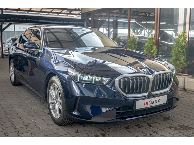 BMW 520 Individual/Подгрев/Ambient/PC-iBrake/Active Guard/ - автомобили, коли, обяви за нови и употребявани 1