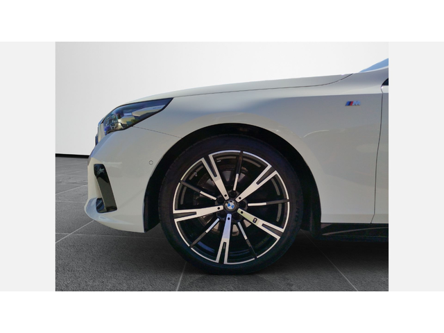 BMW 520d xDrive - автомобили, коли, обяви за нови и употребявани 4