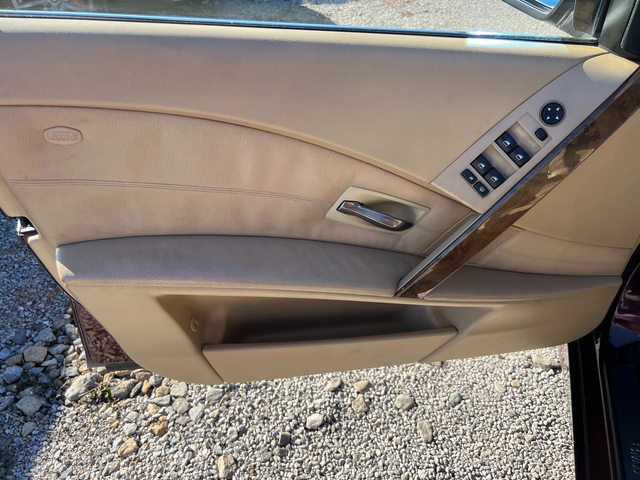 BMW 525 XI 4x4 - автомобили, коли, обяви за нови и употребявани 7